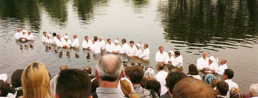 Крещение в Киевской цекрви ЕХБ на Пухова